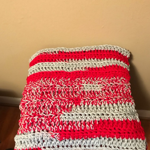 🆕Large Red/ Grey Infinity Scarf - Picture 3 of 4